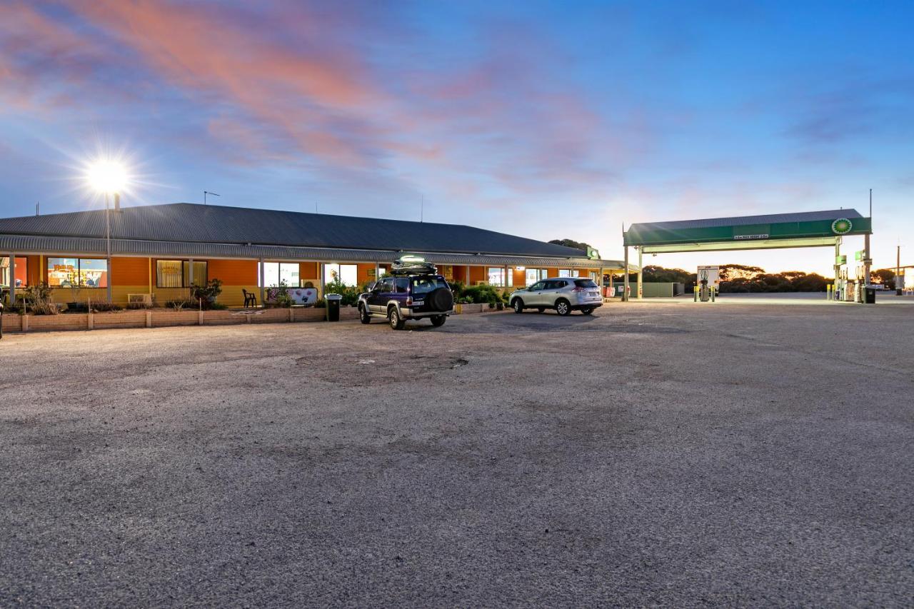 Border Village Roadhouse Exterior foto